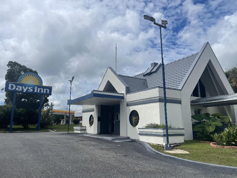 Days Inn By Wyndham Ocala North image