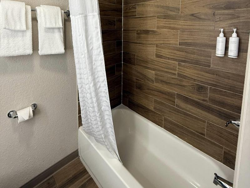 Days Inn By Wyndham Ocala North image