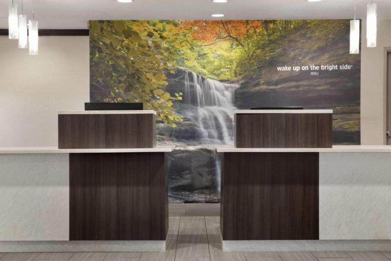 La Quinta Inn Peru Starved Rock State Park image