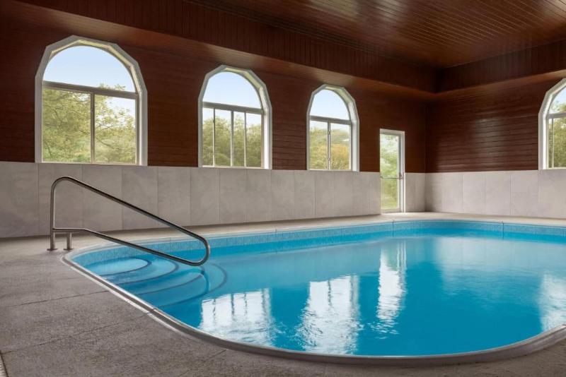 La Quinta Inn Peru Starved Rock State Park image