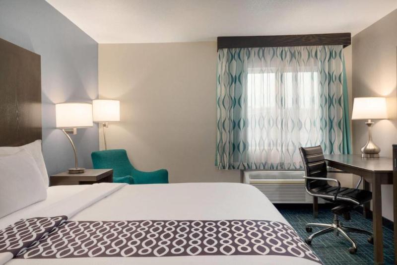 La Quinta Inn Peru Starved Rock State Park image