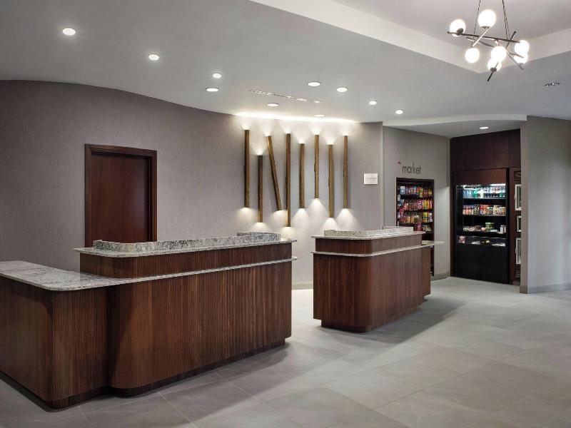 Courtyard By Marriott Hamilton