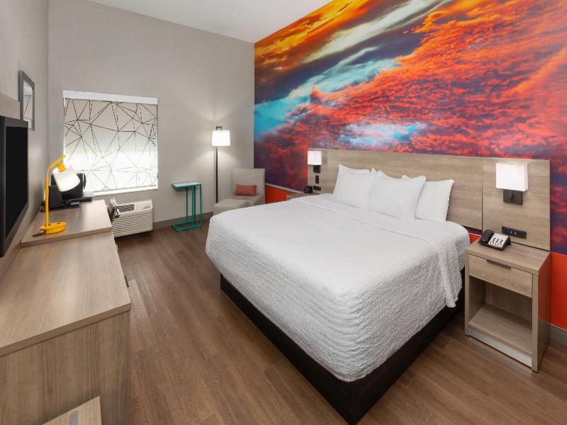 La Quinta Inn & Suites Oklahoma City-Moore image