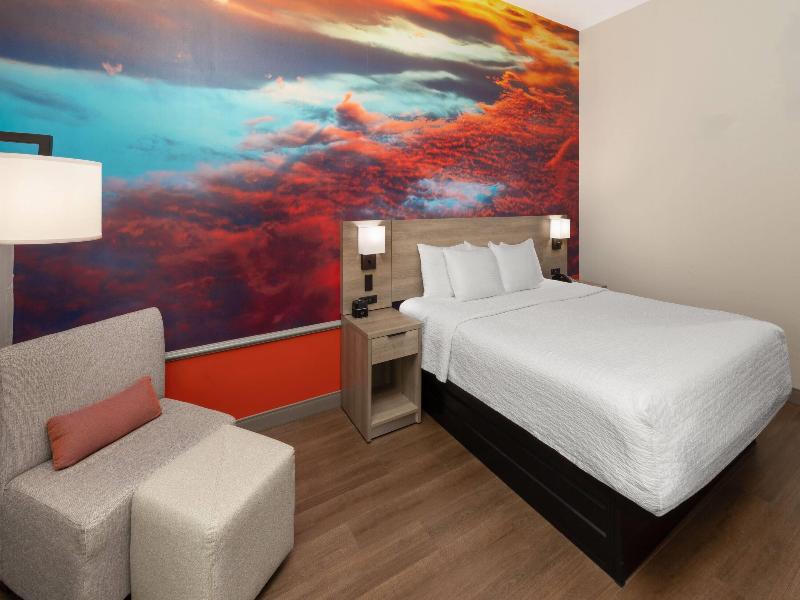 La Quinta Inn & Suites Oklahoma City-Moore image