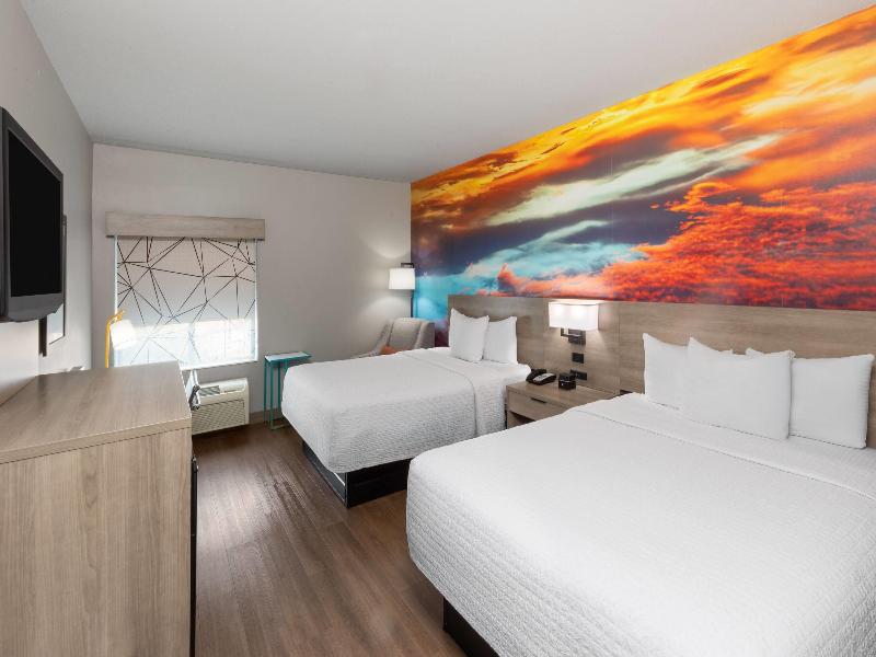 La Quinta Inn & Suites Oklahoma City-Moore image