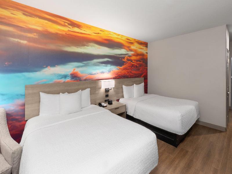 La Quinta Inn & Suites Oklahoma City-Moore image