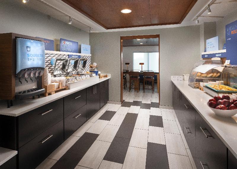 Holiday Inn Express & Suites Olive Branch image