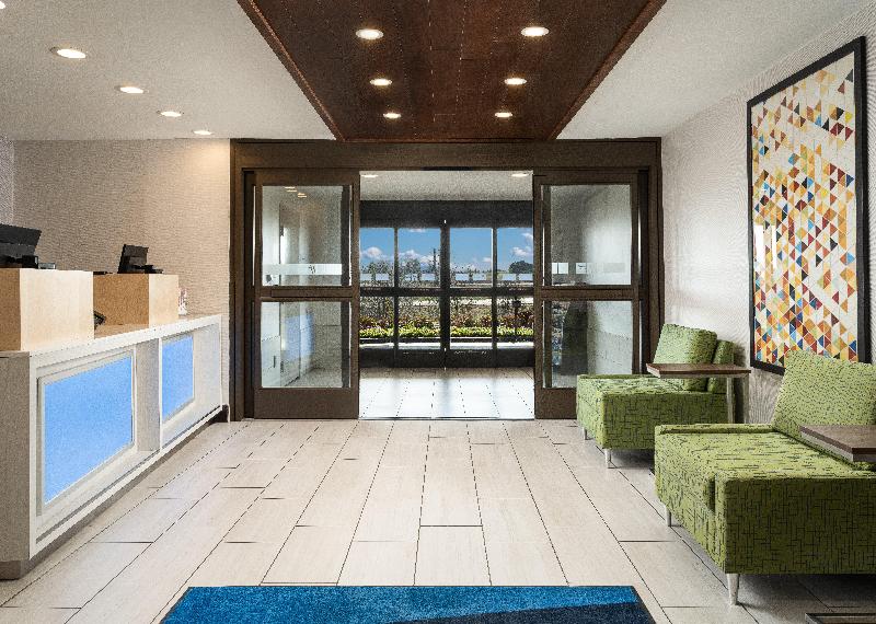 Holiday Inn Express & Suites Olive Branch image