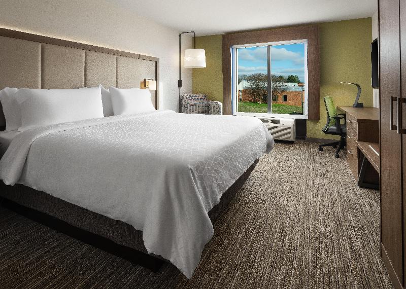 Holiday Inn Express & Suites Olive Branch image