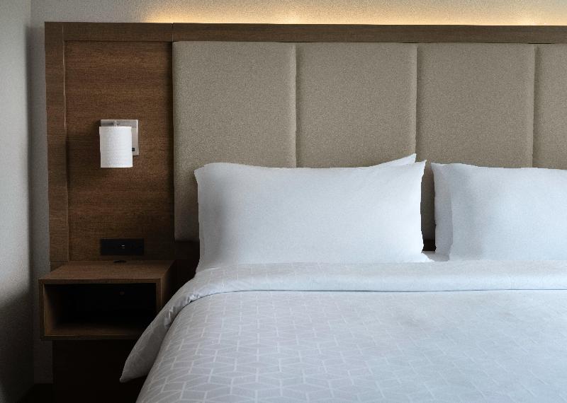 Holiday Inn Express & Suites Olive Branch image