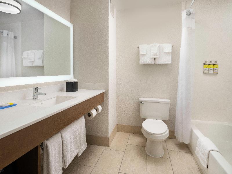 Holiday Inn Express & Suites Olive Branch image