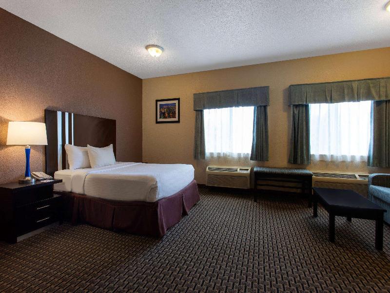 Ramada by Wyndham Glendale Heights/Lombard image