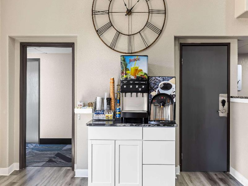 Quality Inn Oskaloosa image