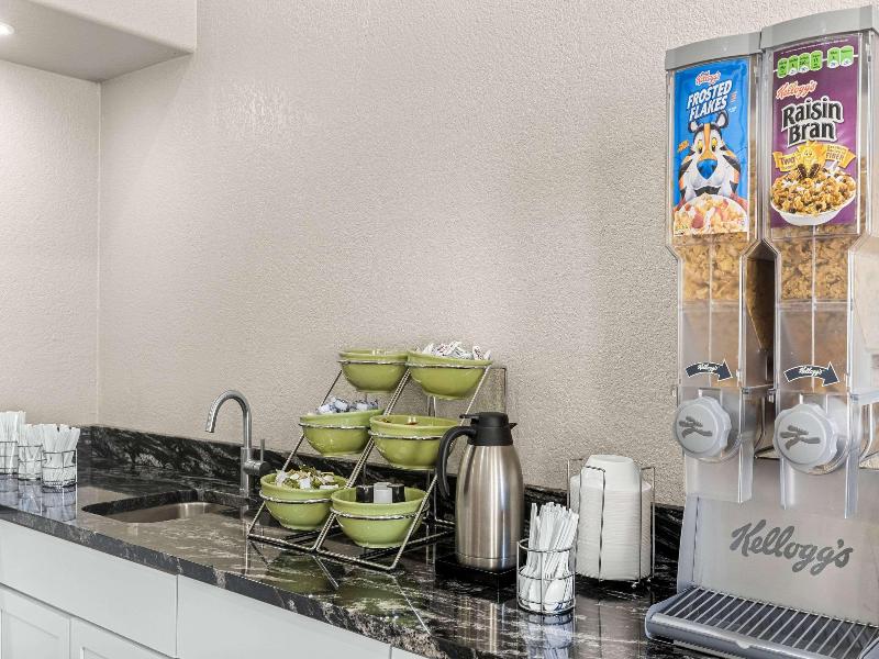 Quality Inn Oskaloosa image
