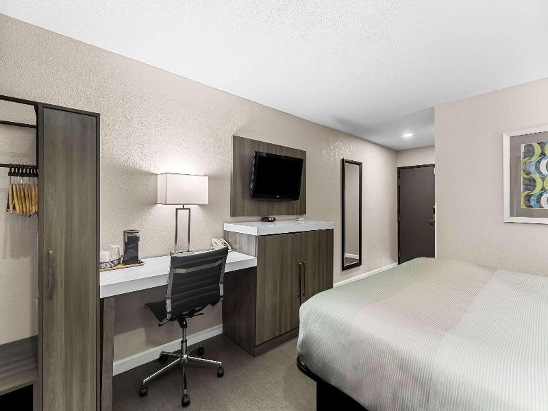 Quality Inn Oskaloosa image