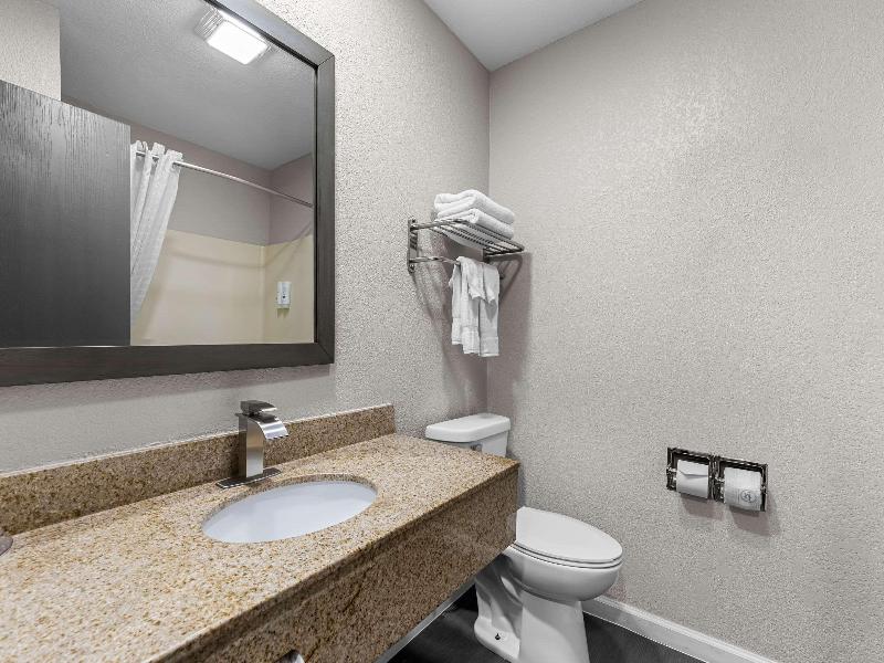 Quality Inn Oskaloosa image