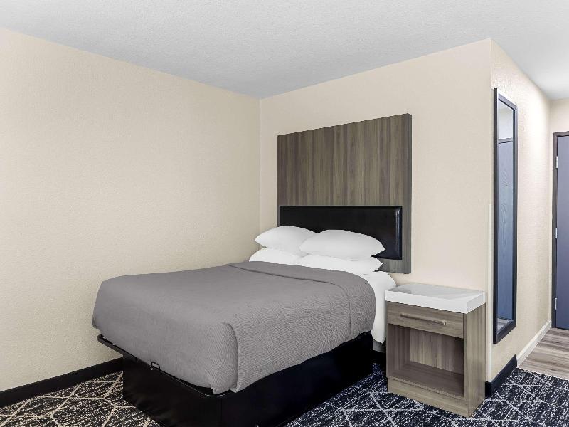 Quality Inn Oskaloosa image