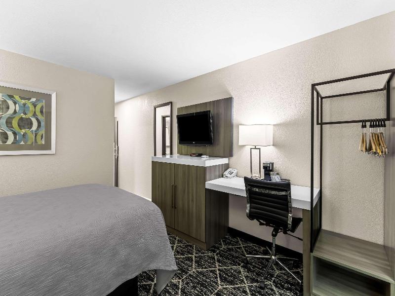 Quality Inn Oskaloosa image