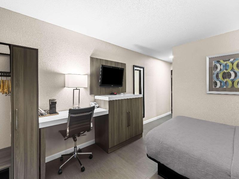 Quality Inn Oskaloosa image