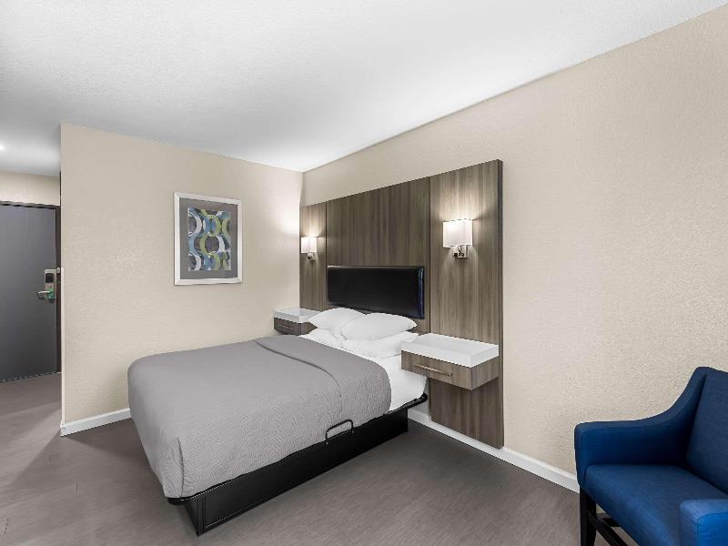 Quality Inn Oskaloosa image