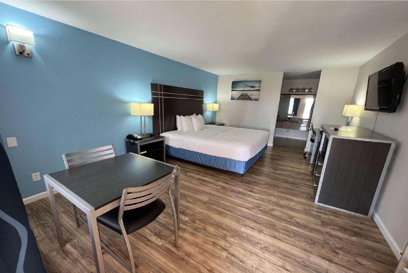 Days Inn by Wyndham Orange image