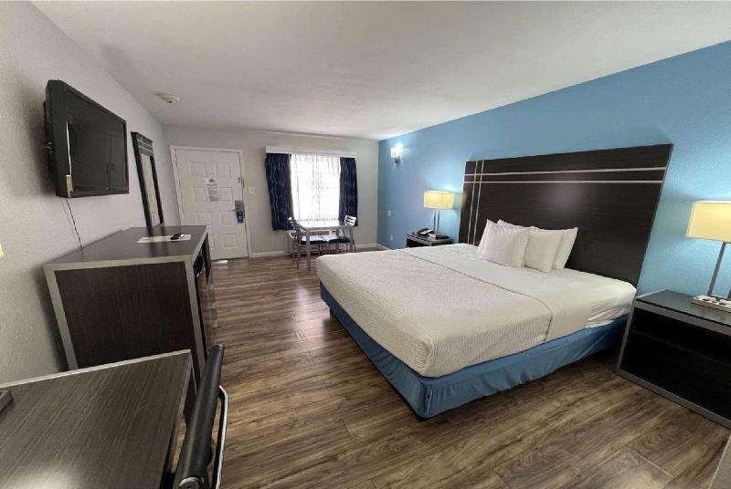 Days Inn by Wyndham Orange image