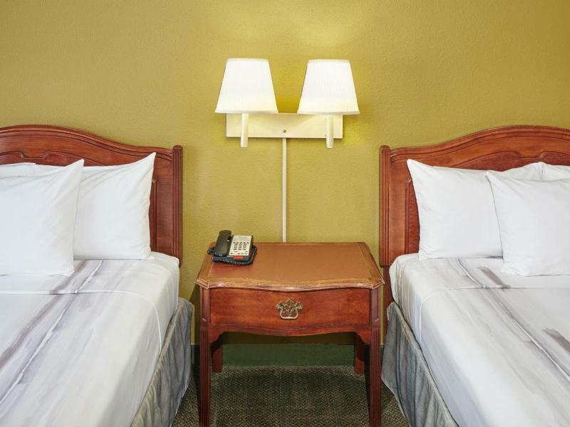 Best Western Plus Hyde Park Chicago Hotel image