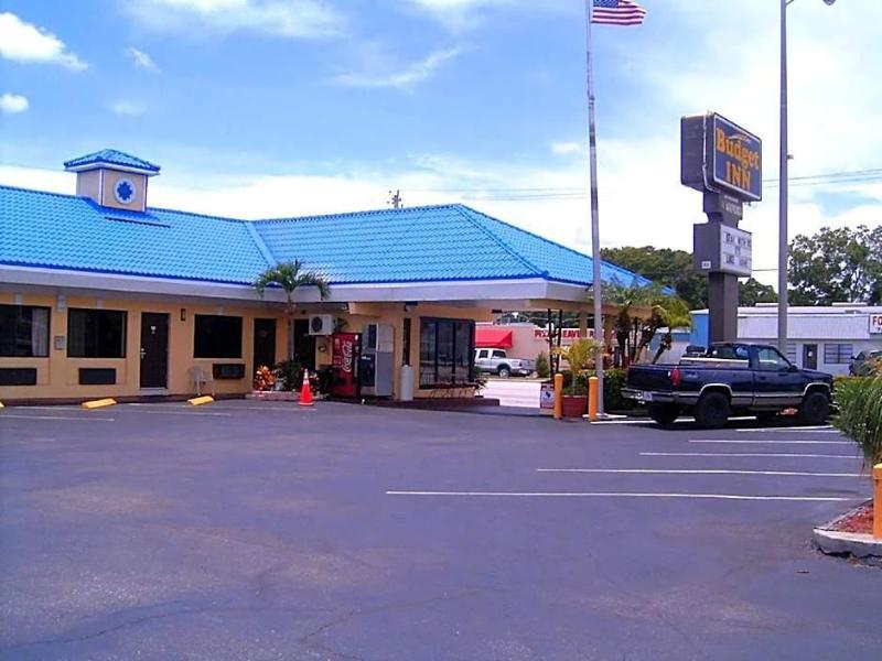 Budget Inn Okeechobee image