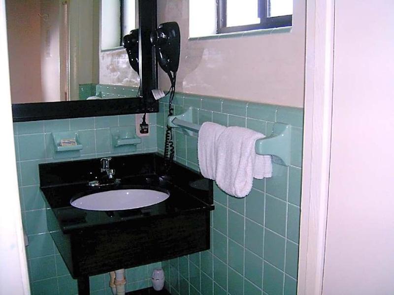 Budget Inn Okeechobee image