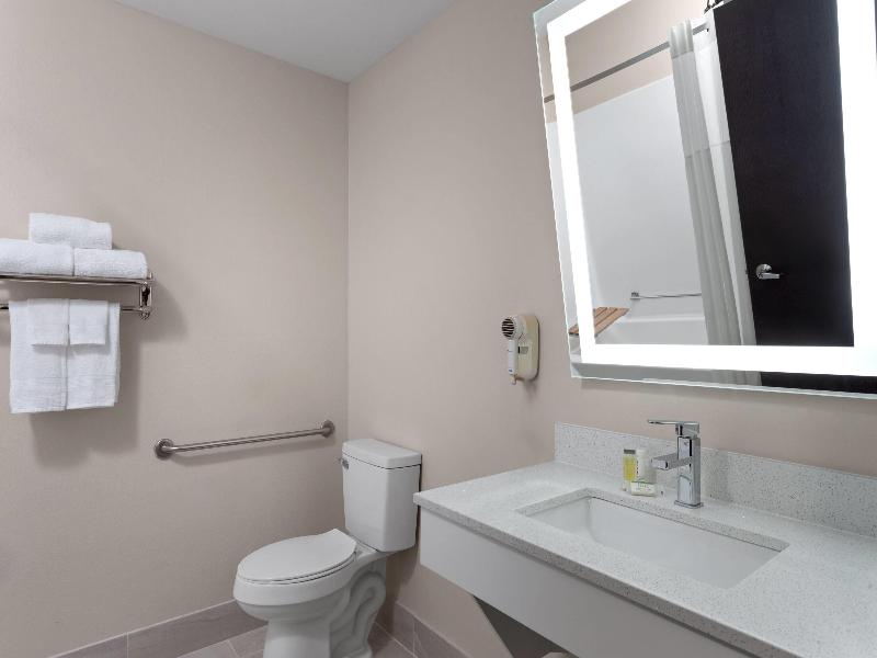 DOUBLE Accessible KING SIZE BED