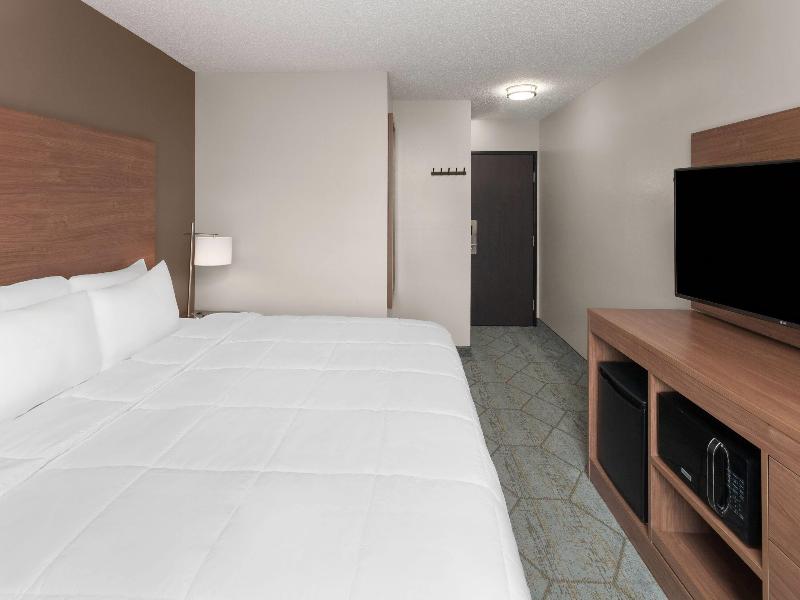 DOUBLE Accessible KING SIZE BED