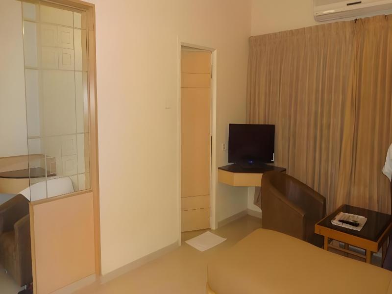 Capital O 12811 Hotel Sree Murugan — photo 6