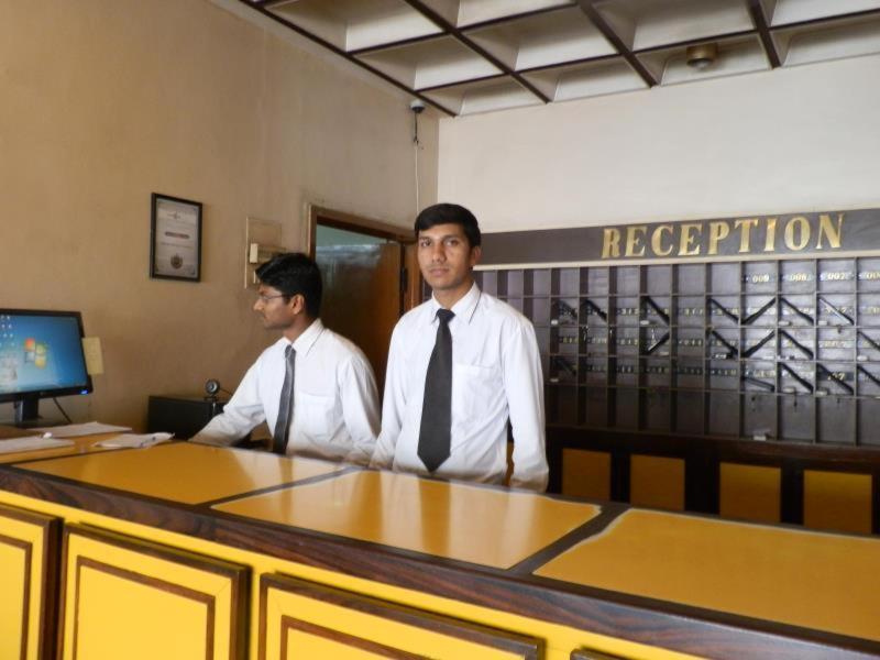 Capital O 12811 Hotel Sree Murugan — photo 11