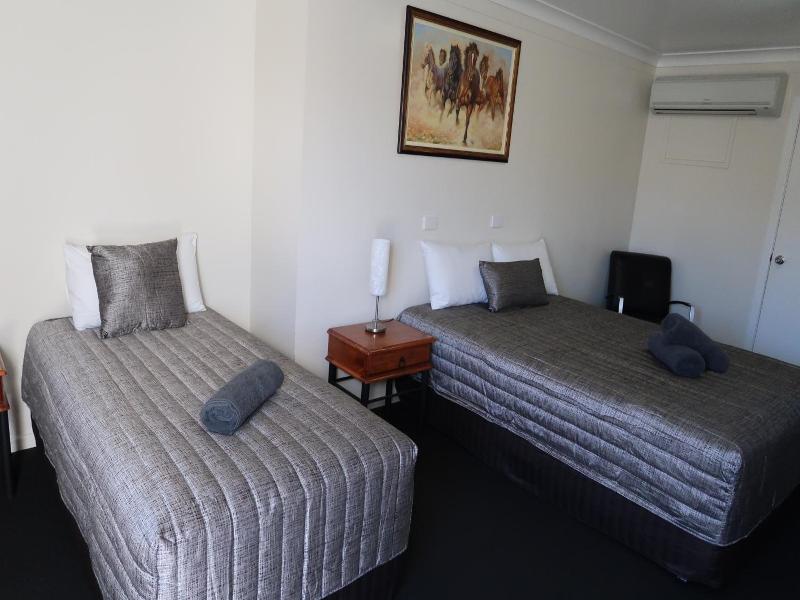 Charleville Waltzing Matilda Motor Inn — general view