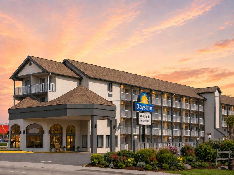 Days Inn by Wyndham Apple Valley Sevierville — exterior view