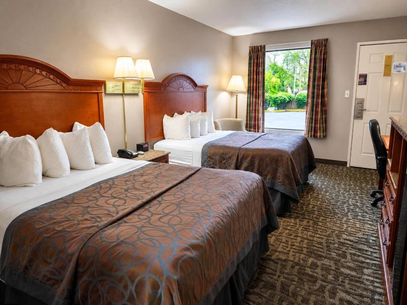 Days Inn by Wyndham Apple Valley Sevierville image