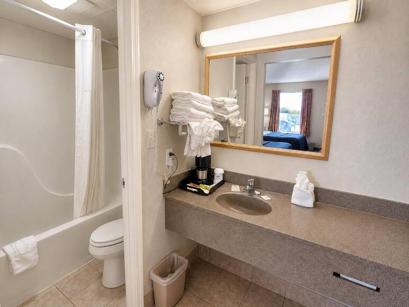 Days Inn by Wyndham Apple Valley Sevierville image