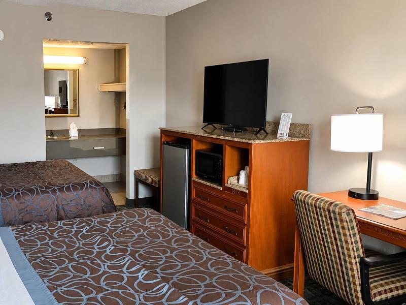 Days Inn by Wyndham Apple Valley Sevierville image
