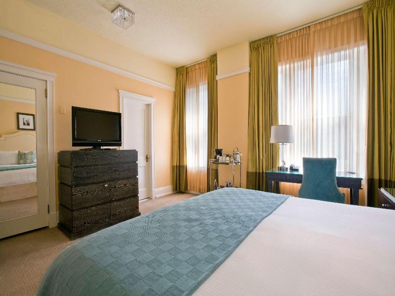 Hotel Deluxe image