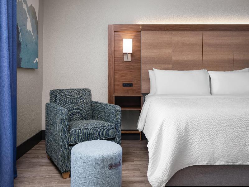 Garner Hotel Pigeon Forge Downtown by IHG image