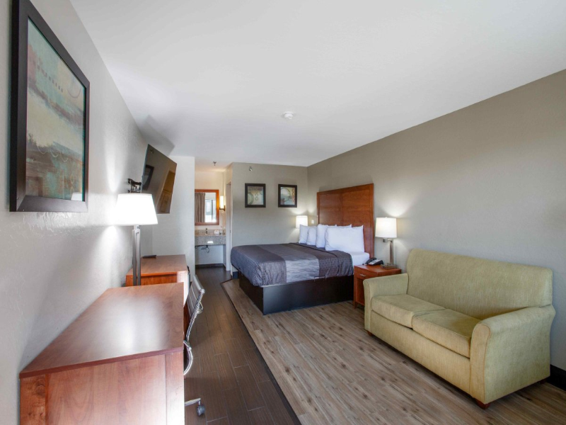 Hotel Serene Glendale Peoria Surestay Collection image