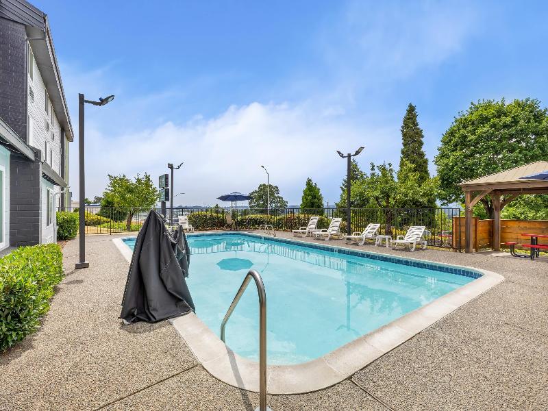 Quality Inn & Suites Clackamas image