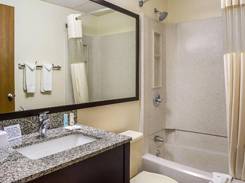 Quality Inn & Suites Clackamas image
