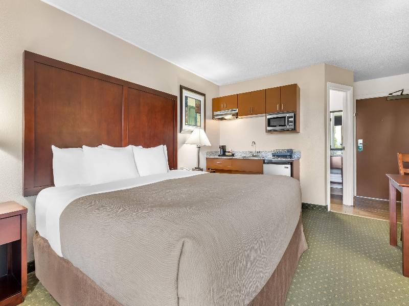 Quality Inn & Suites Clackamas image