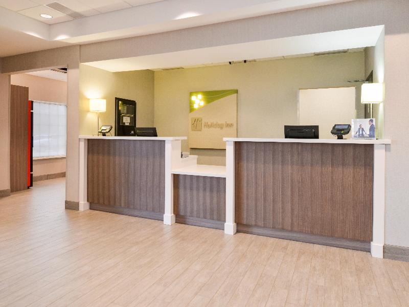 Holiday Inn Poplar Bluff image
