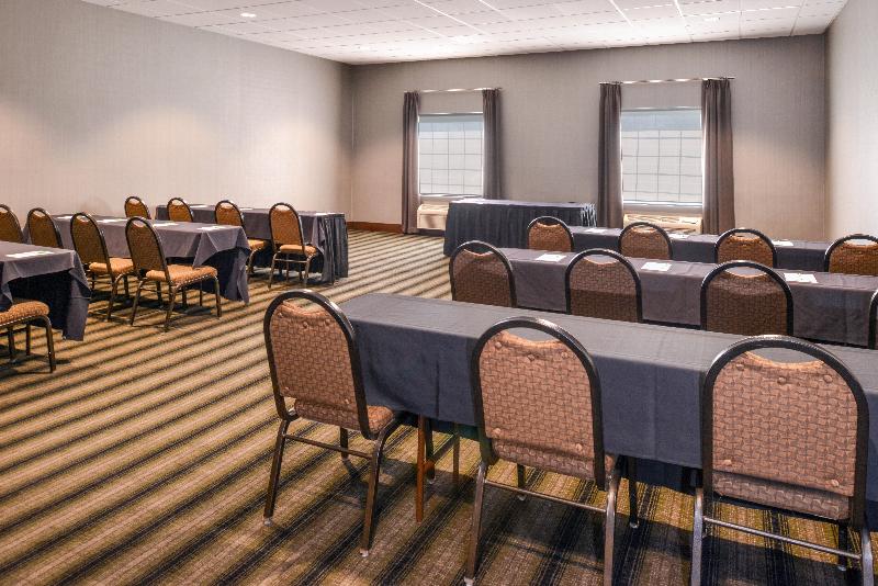 Holiday Inn Poplar Bluff image