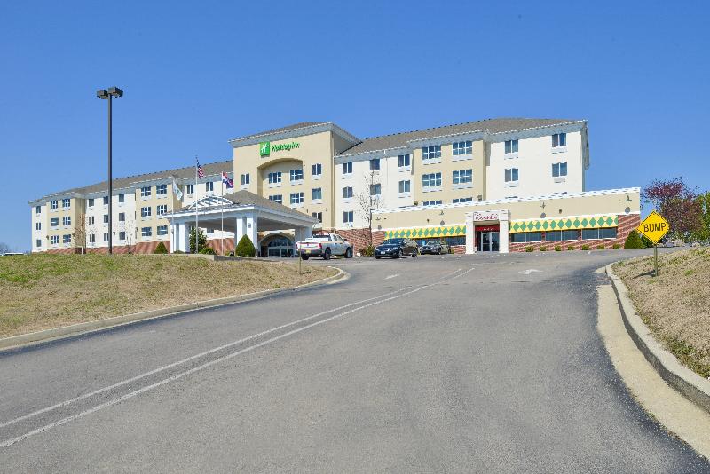 Holiday Inn Poplar Bluff image
