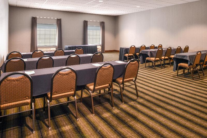 Holiday Inn Poplar Bluff image