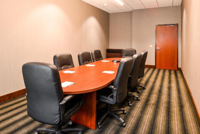 Holiday Inn Poplar Bluff image