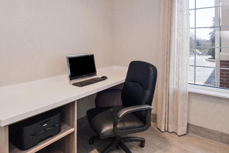 Holiday Inn Poplar Bluff image